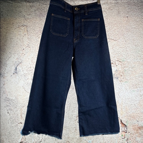 Zara Pants - Zara Navy Straight-Leg Jeans size 4   MN132